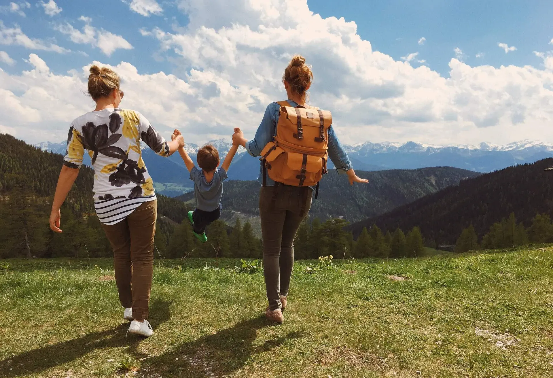 DEST_ALPS_THEME_LGBTQ_FAMILY_GettyImages-547427578