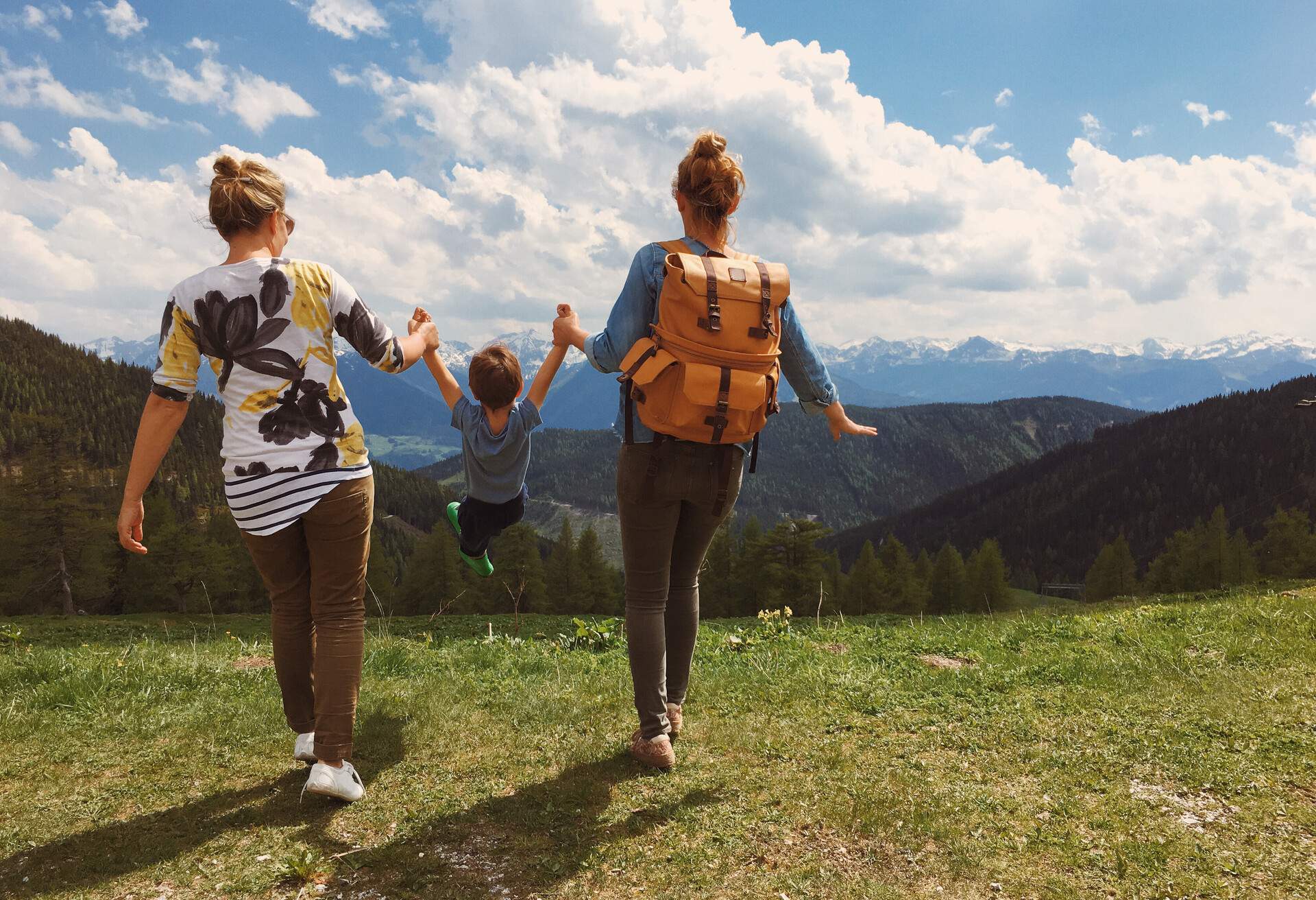 DEST_ALPS_THEME_LGBTQ_FAMILY_GettyImages-547427578