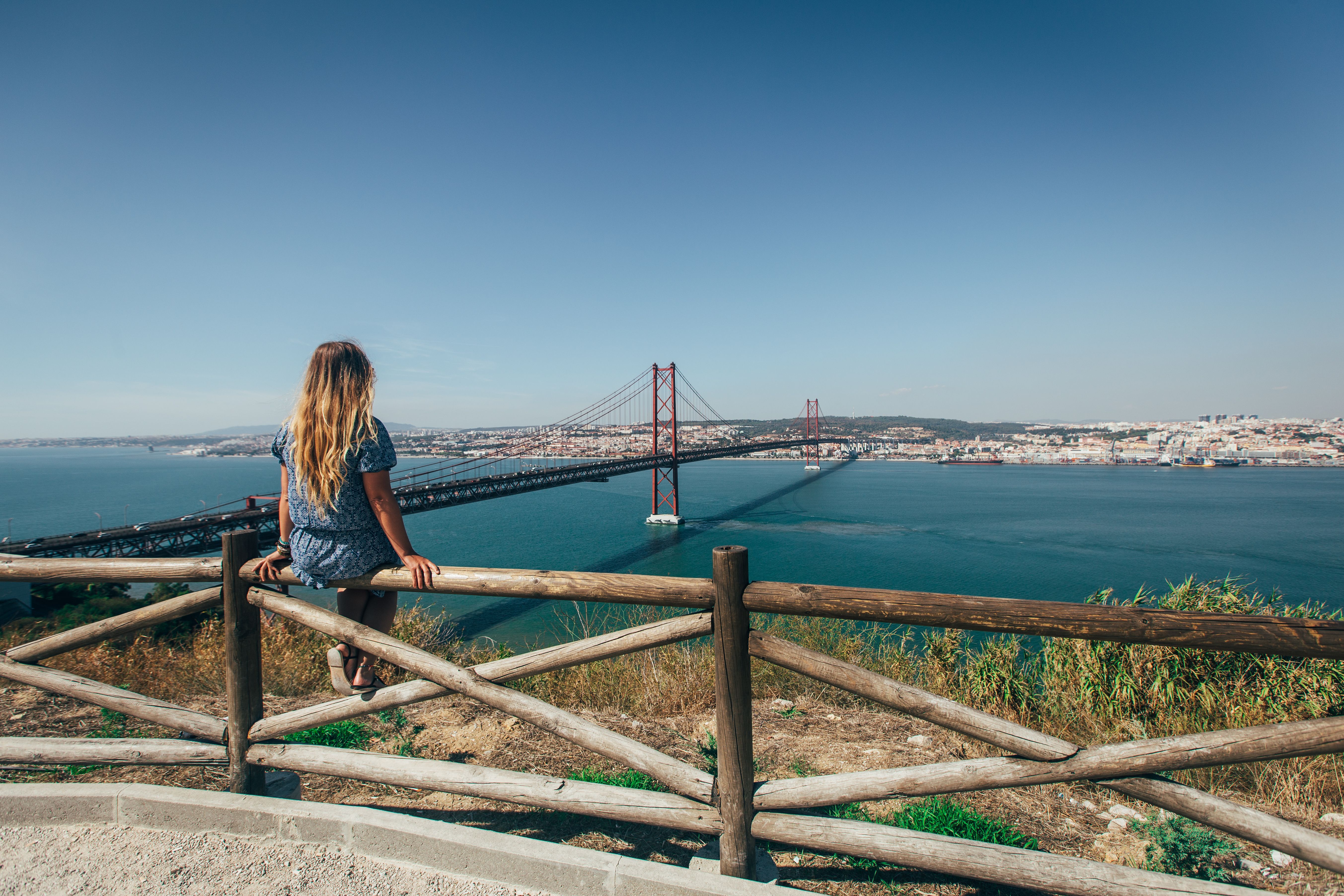 Encuentra vuelos baratos de Medell&iacute;n Jos&eacute; Mar&iacute;a C&oacute;rdova a Lisboa