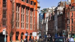 Busca vuelos baratos a M&aacute;nchester