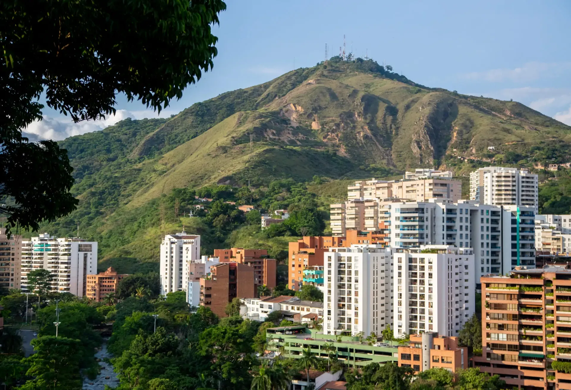 subpage_carnavalcalicard1_1920x1312_guiafestivales