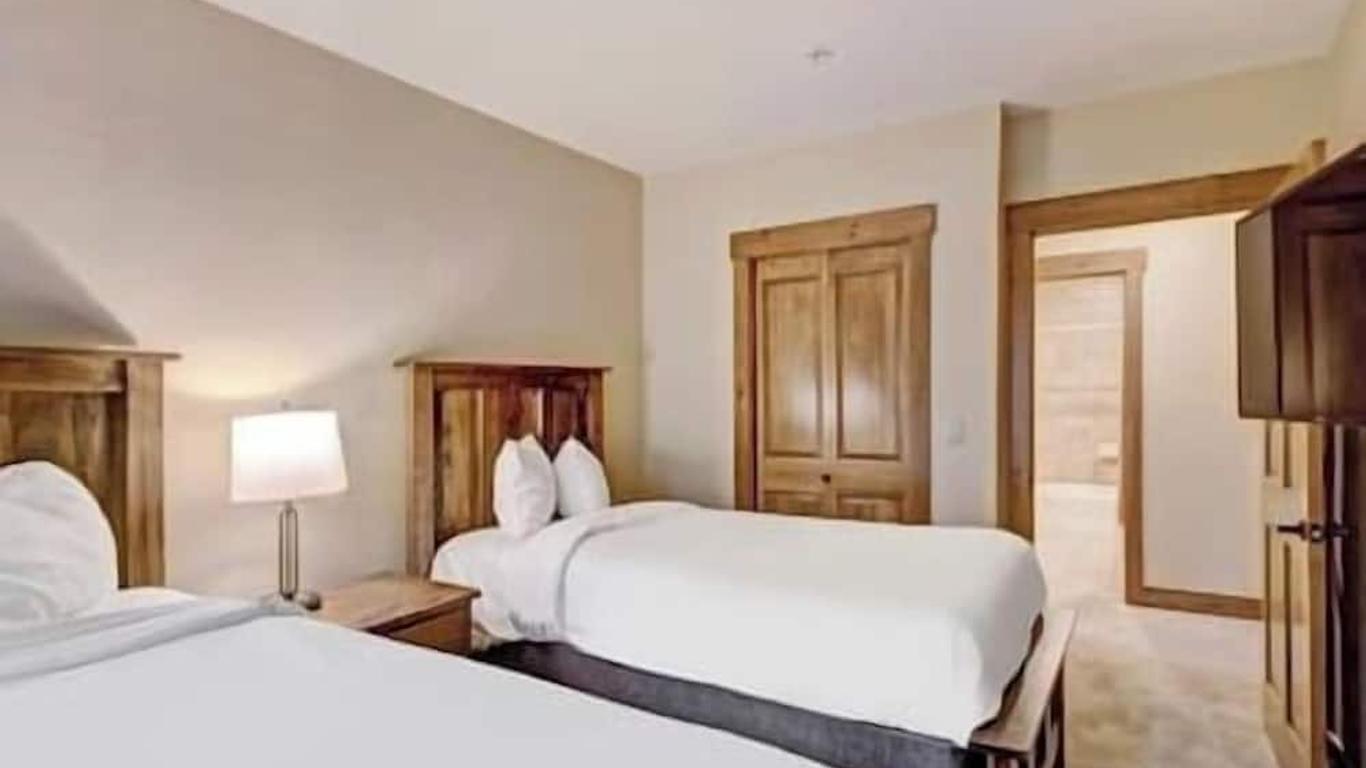 Mountain Thunder Lodge