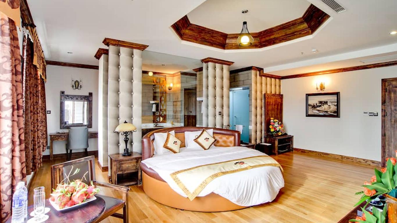 Seventeen Saloon Hotel