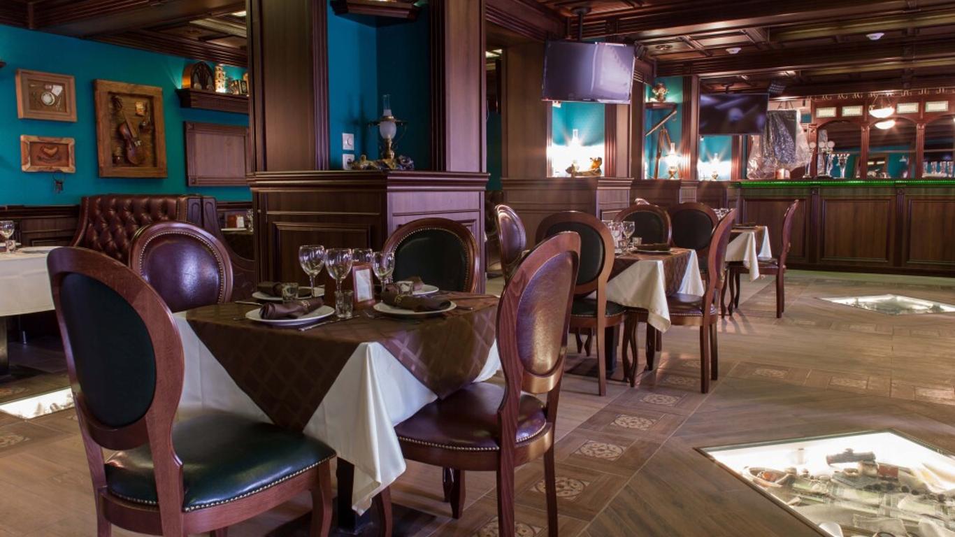 Hotel 19