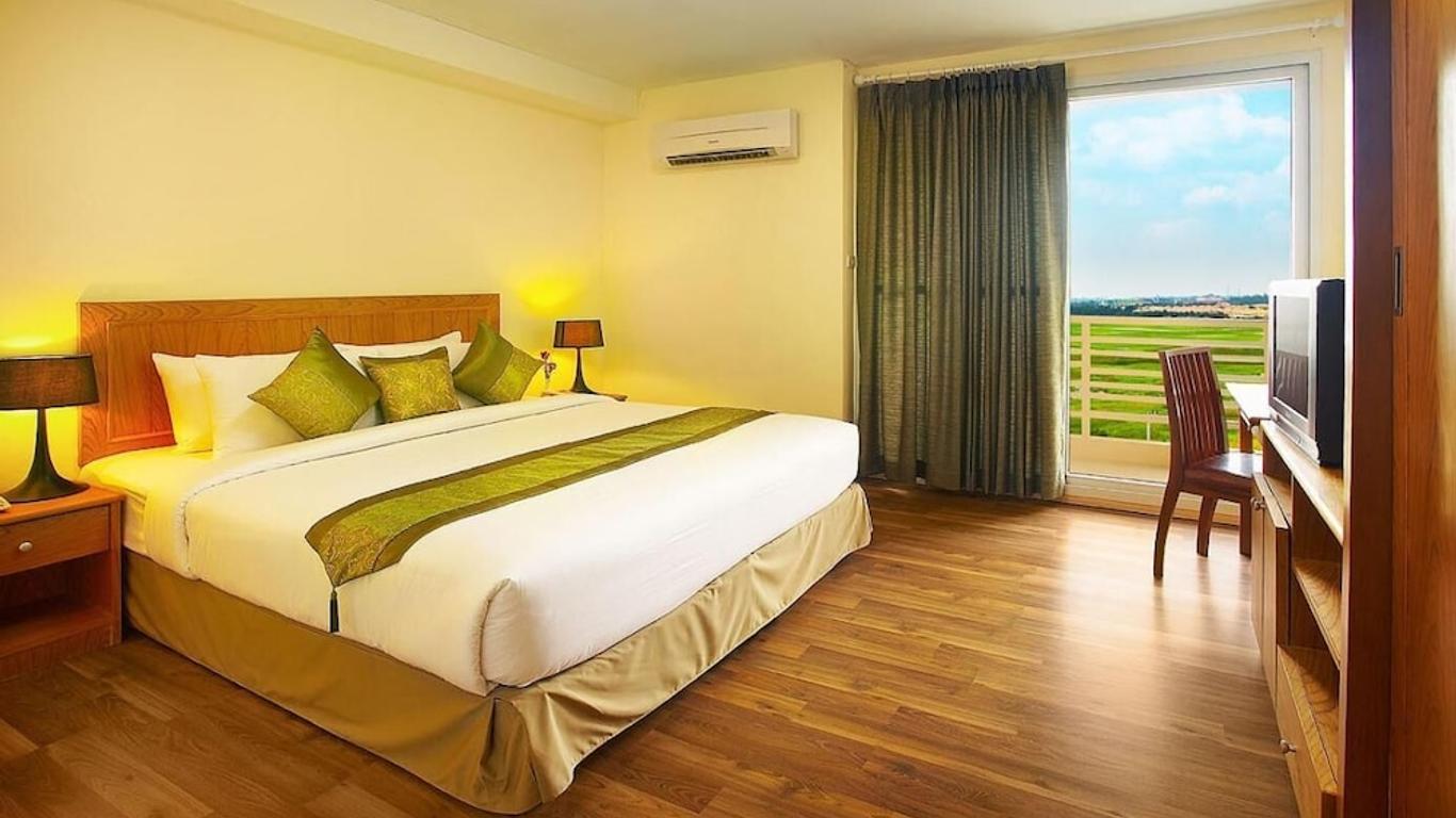 Tm Land Hotel