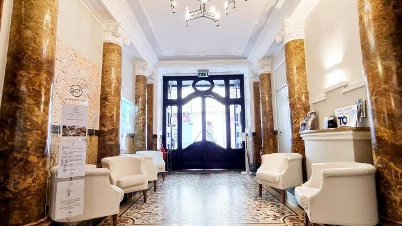Green Class Hotel Astoria