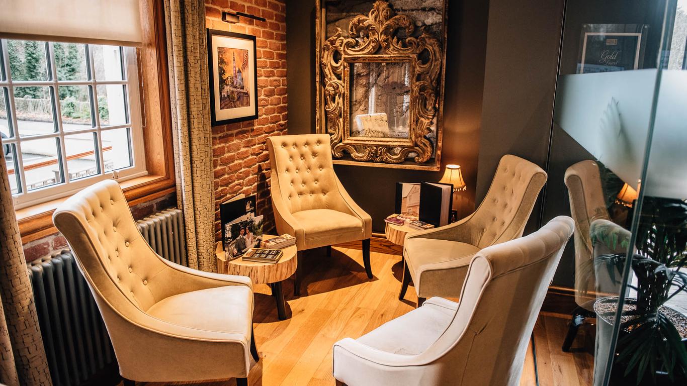 Busby Hotel