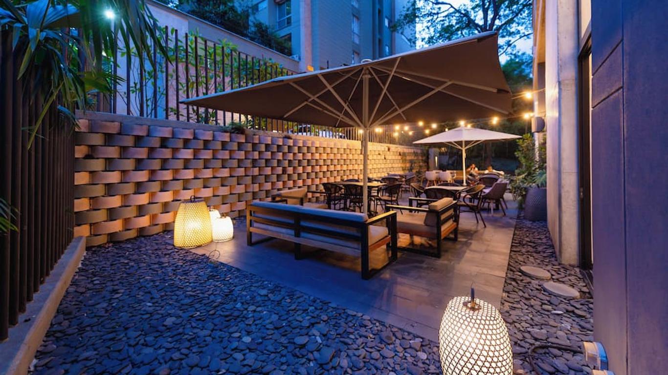 Lettera Hotel
