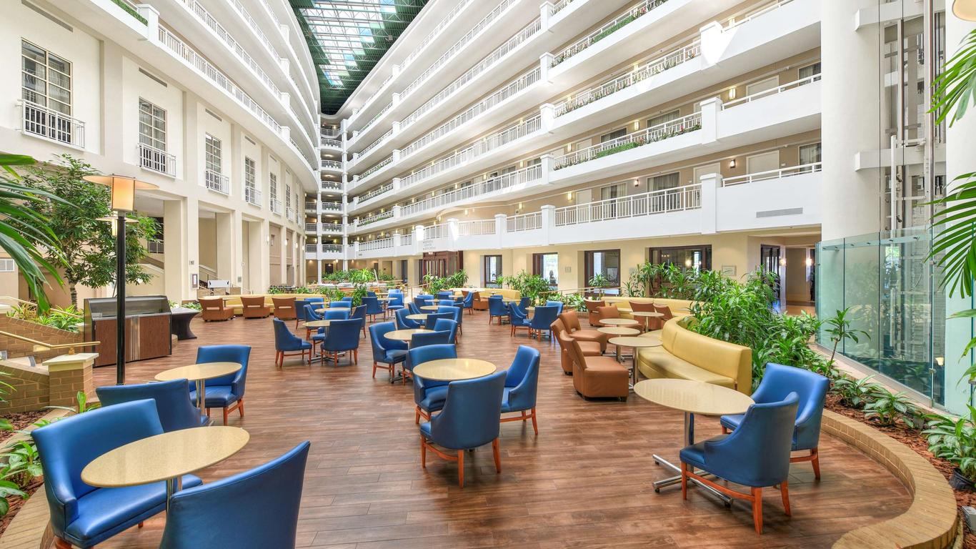 Embassy Suites by Hilton Alexandria Old Town
