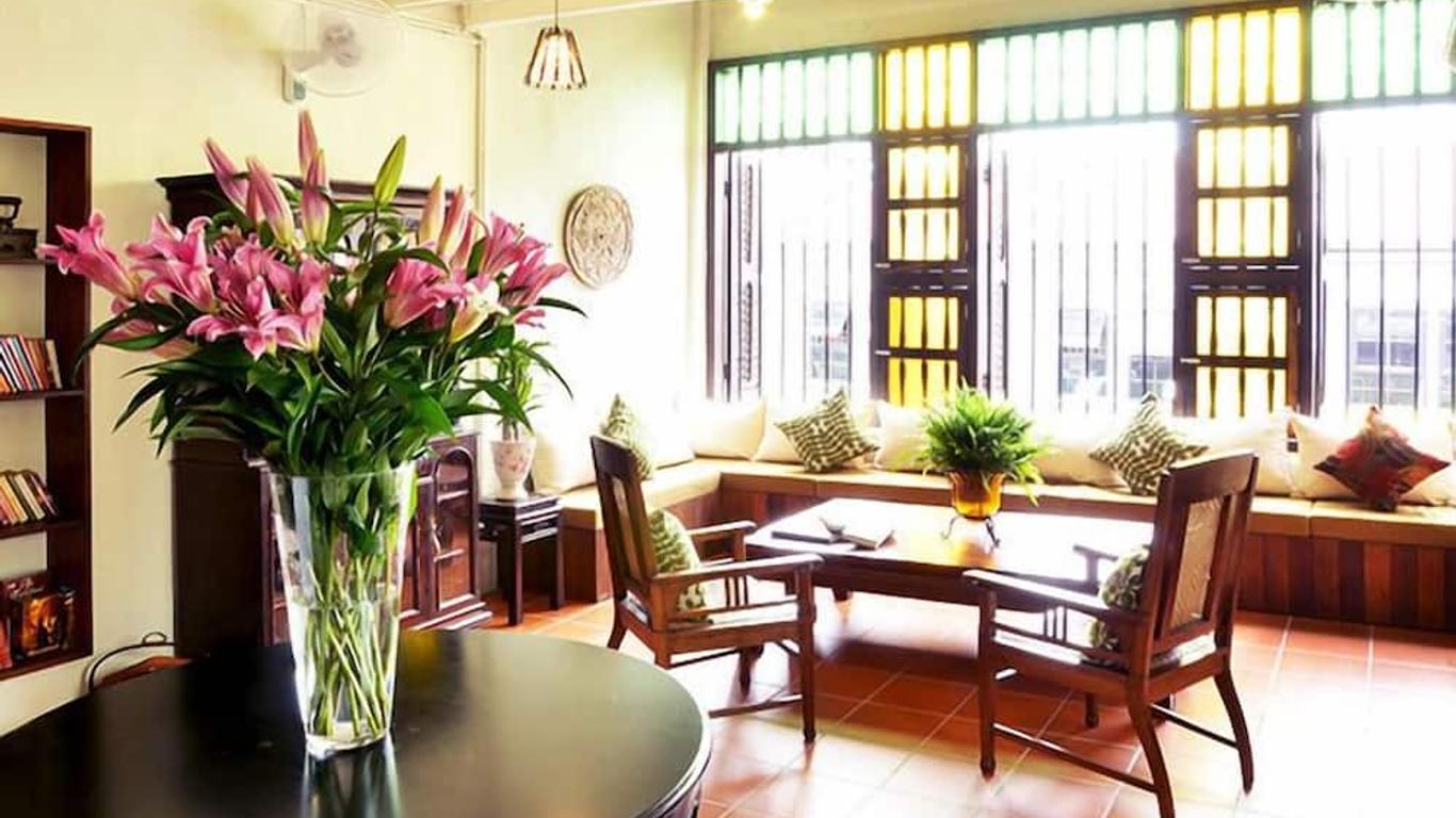 Noordin Street House