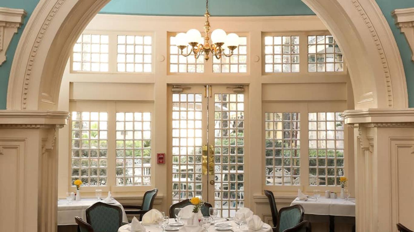 Menger Hotel
