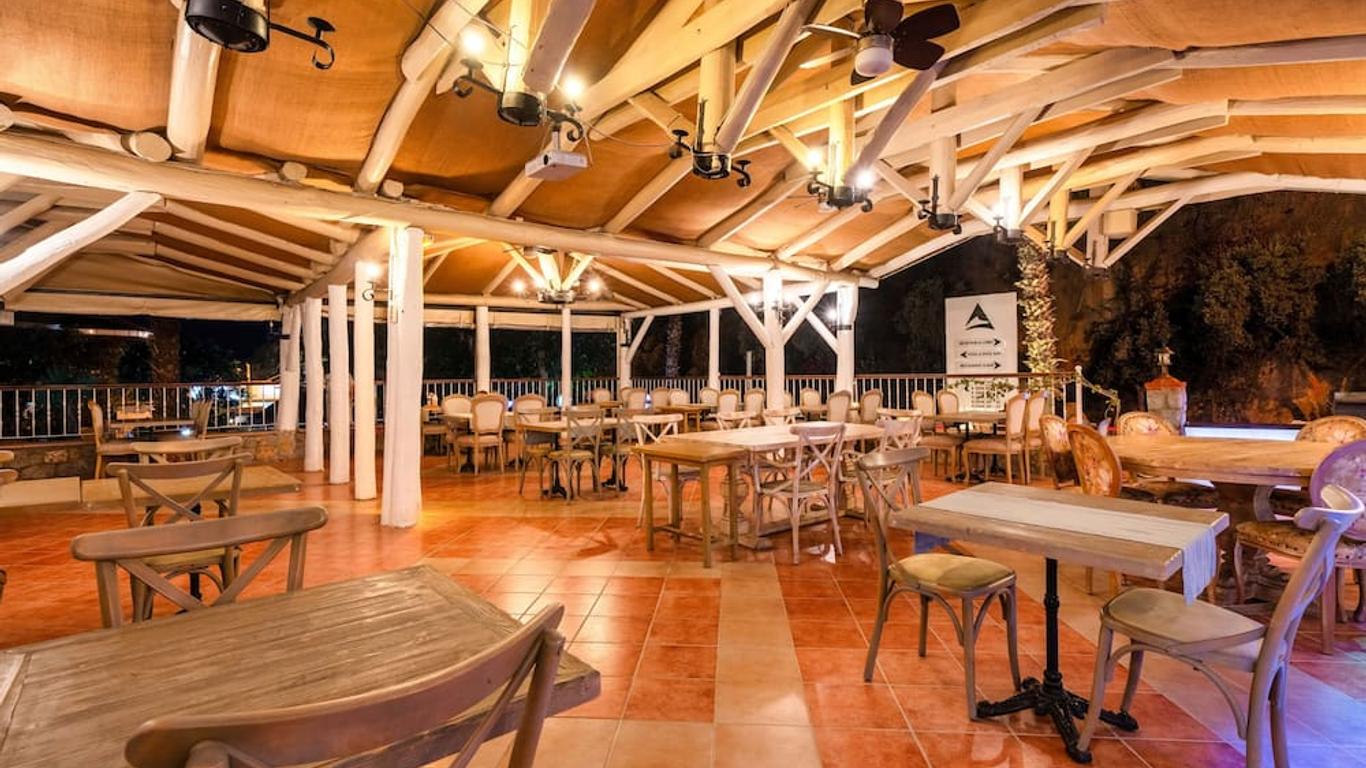 Ata Lagoon Beach Hotel