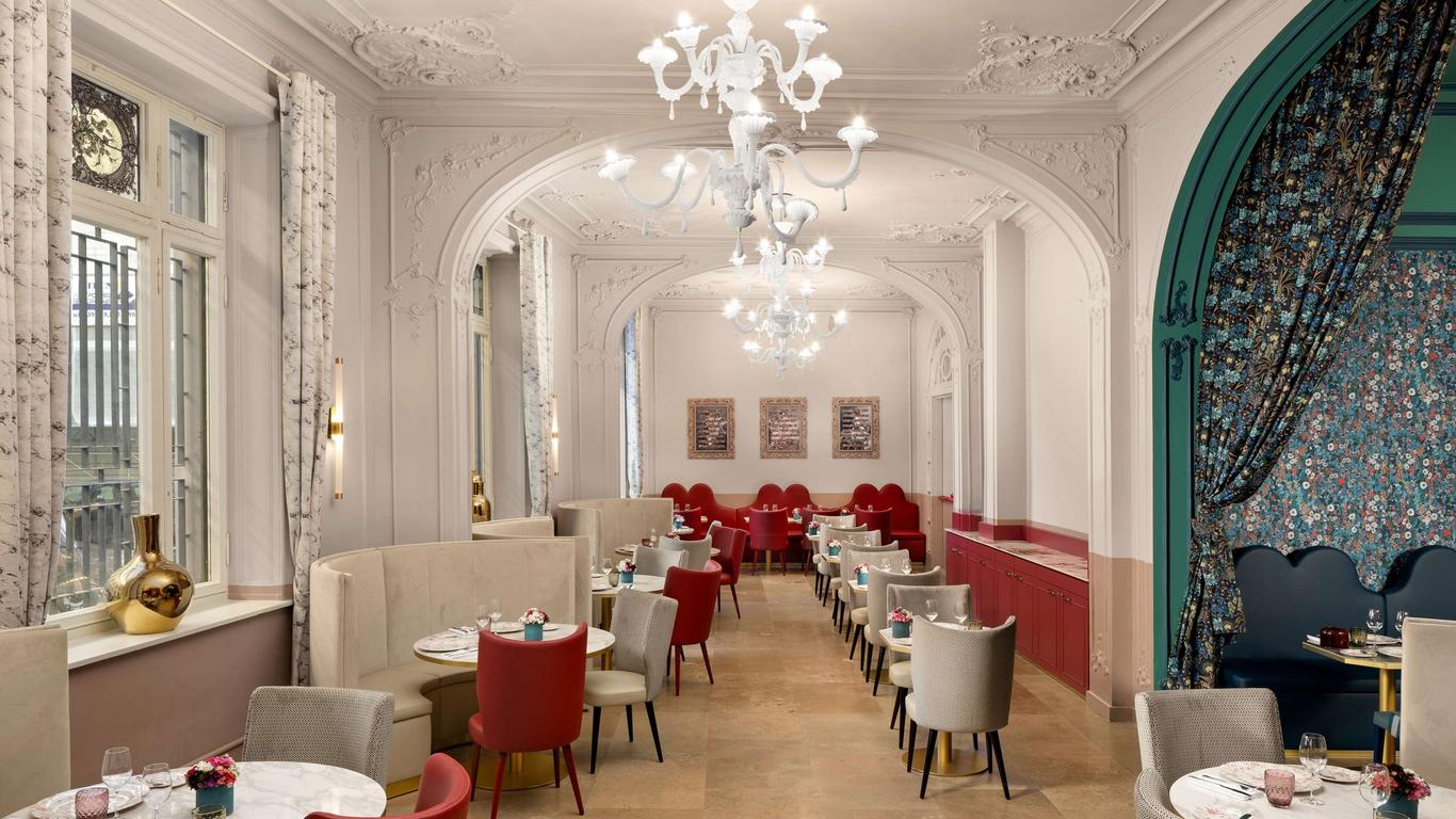 Anglo American Hotel Florence, Curio Collection by Hilton