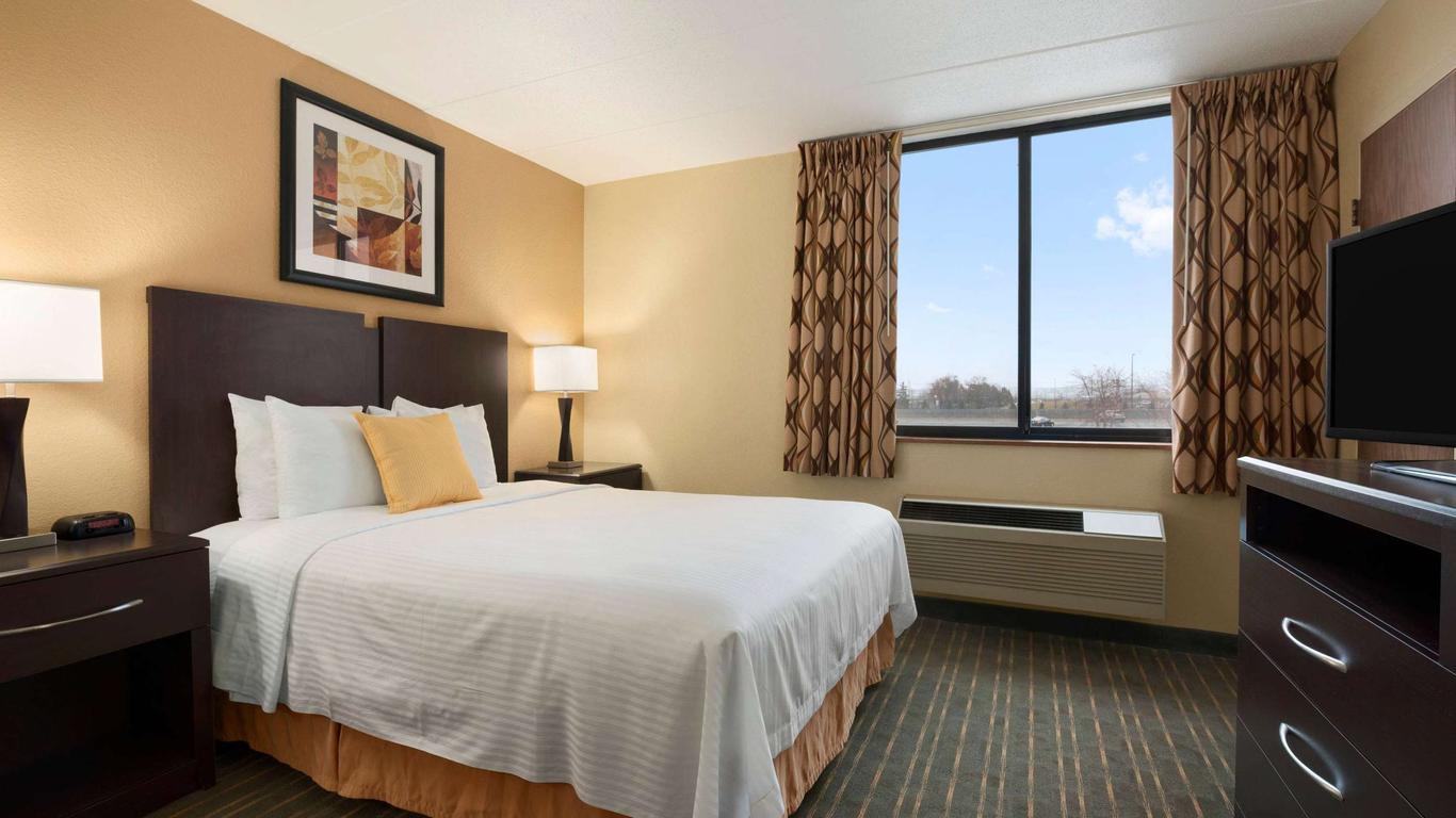 Days Hotel by Wyndham University Ave SE