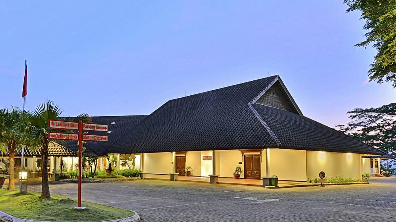 Grand Whiz Hotel Trawas Mojokerto