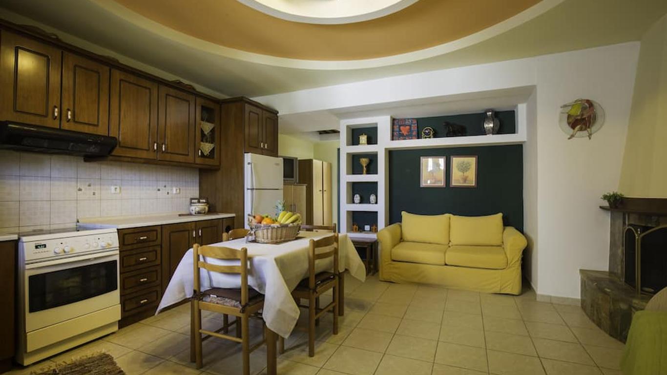 Lyristis Studios & Apartments