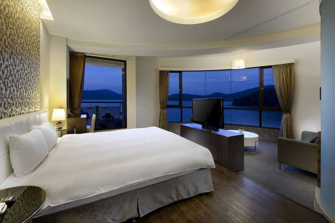 Hu Yue Lakeview Hotel
