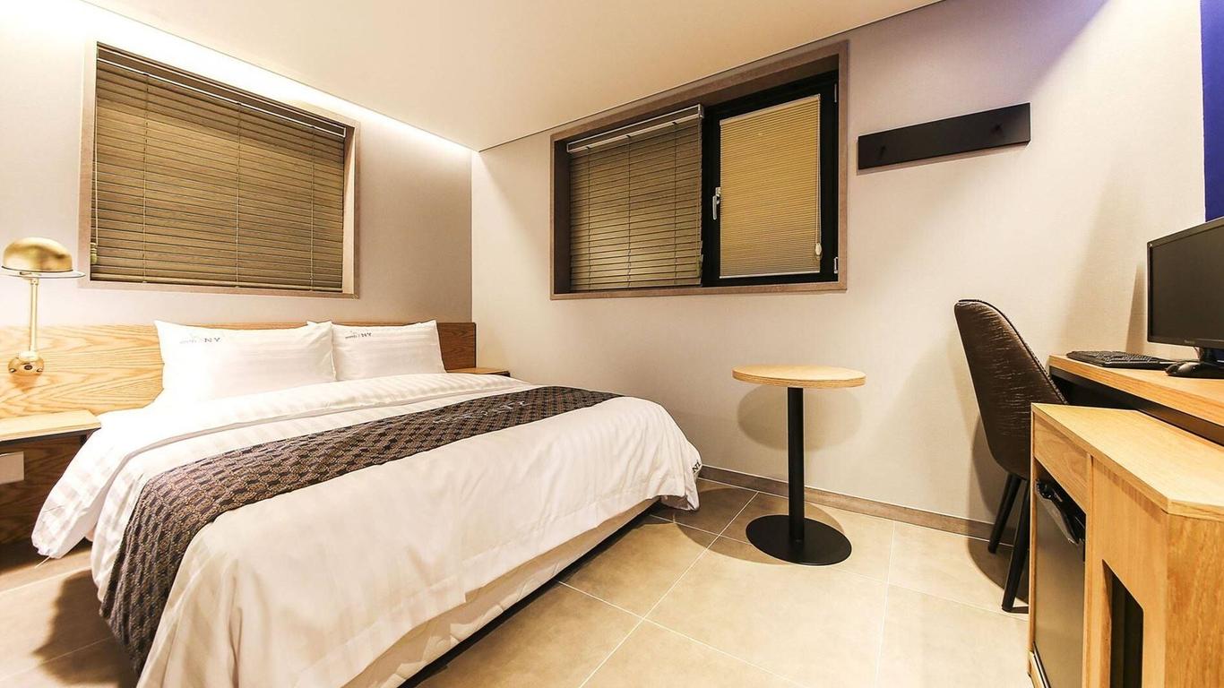 Newyork Hotel