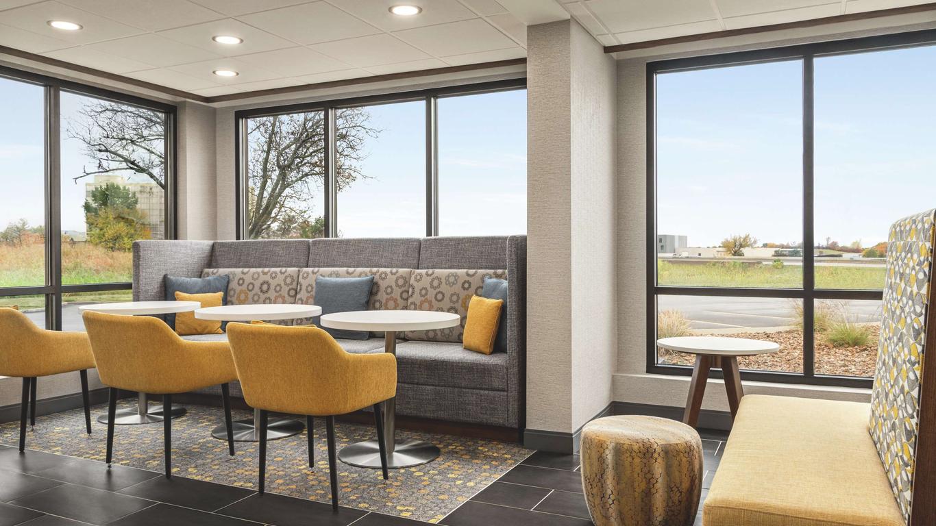 Hampton Inn Kansas City-Airport