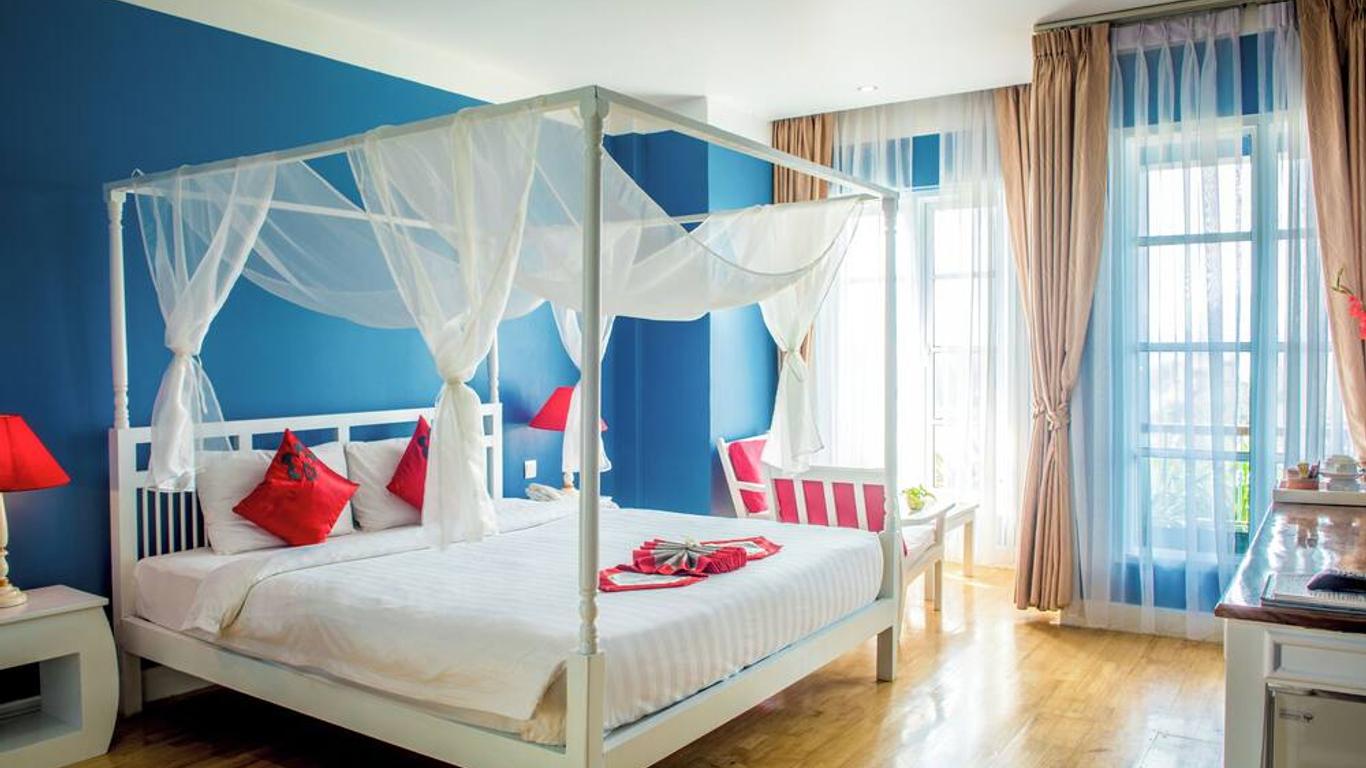 The Frangipani Royal Palace Hotel