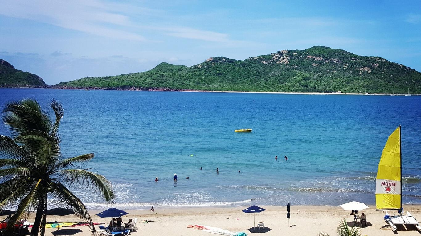 Las Flores Beach Resort
