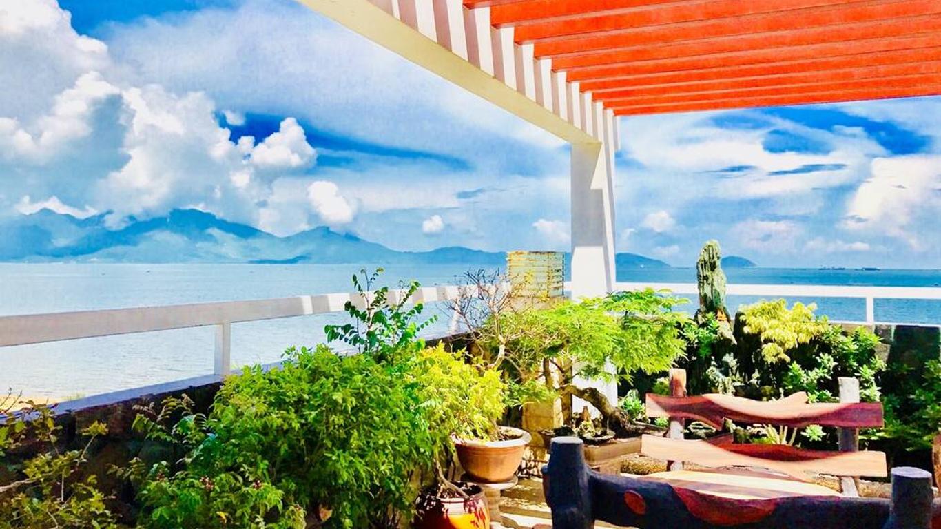 Whale Ocean View Hotel