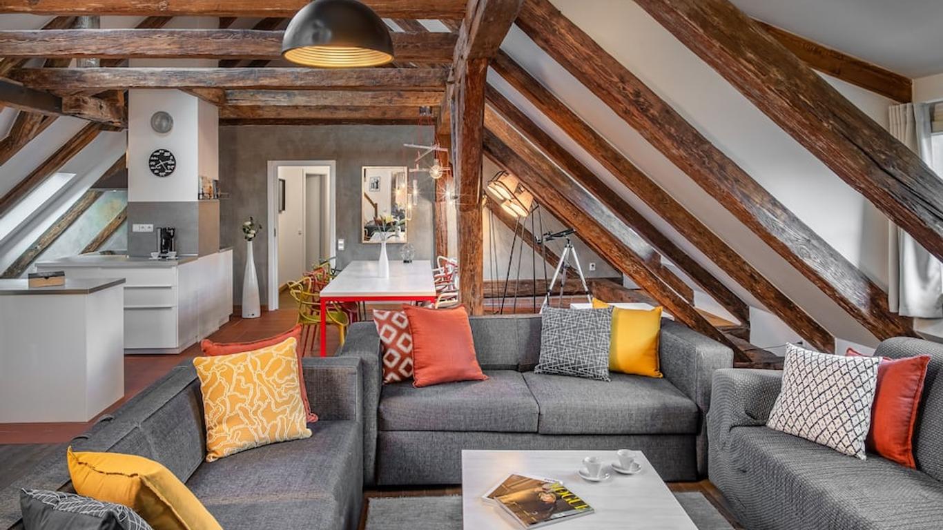 4 Arts Apartments by Adrez