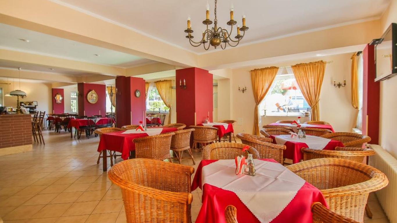 Villa Antares I & II